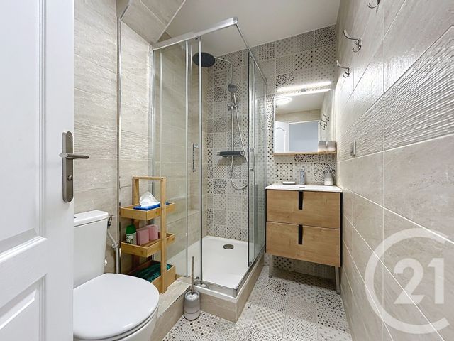 Appartement 5 pieces &agrave; louer - 5 pi&egrave;ces - 80,16 m2 - Fontainebleau - 77 - ILE-DE-FRANCE