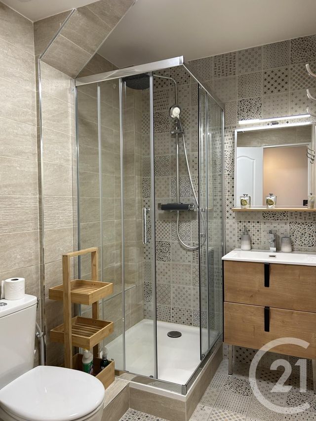 Appartement &agrave; louer - 5 pi&egrave;ces - 80,16 m2 - Fontainebleau - 77 - ILE-DE-FRANCE