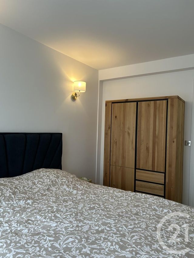 Appartement &agrave; louer - 5 pi&egrave;ces - 80,16 m2 - Fontainebleau - 77 - ILE-DE-FRANCE