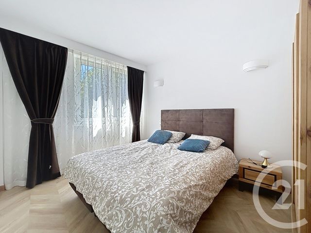 Appartement 5 pieces &agrave; louer - 5 pi&egrave;ces - 80,16 m2 - Fontainebleau - 77 - ILE-DE-FRANCE