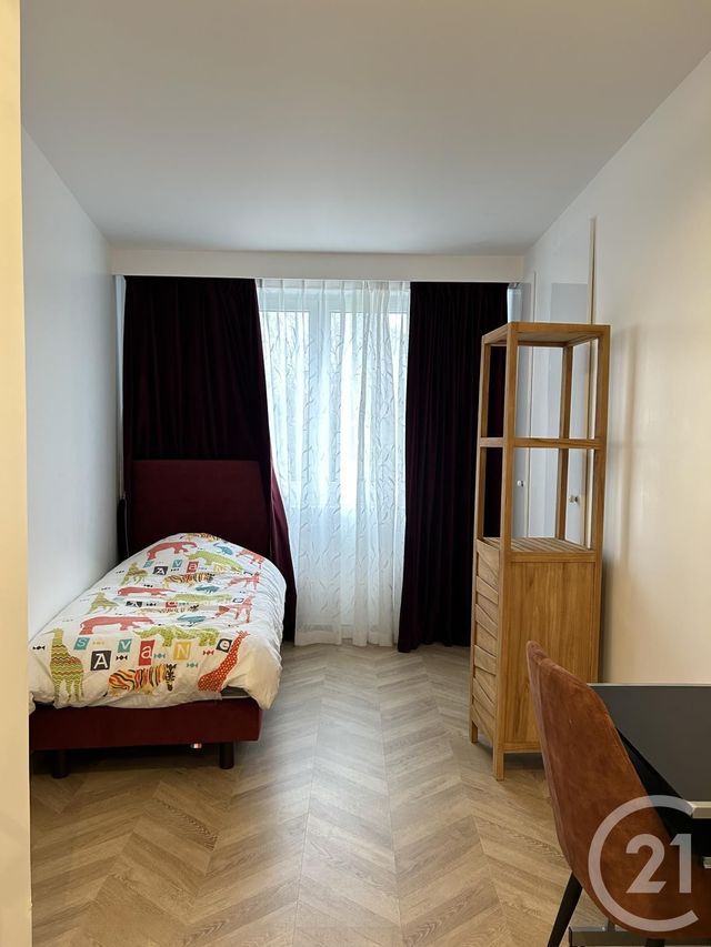 Appartement &agrave; louer - 5 pi&egrave;ces - 80,16 m2 - Fontainebleau - 77 - ILE-DE-FRANCE