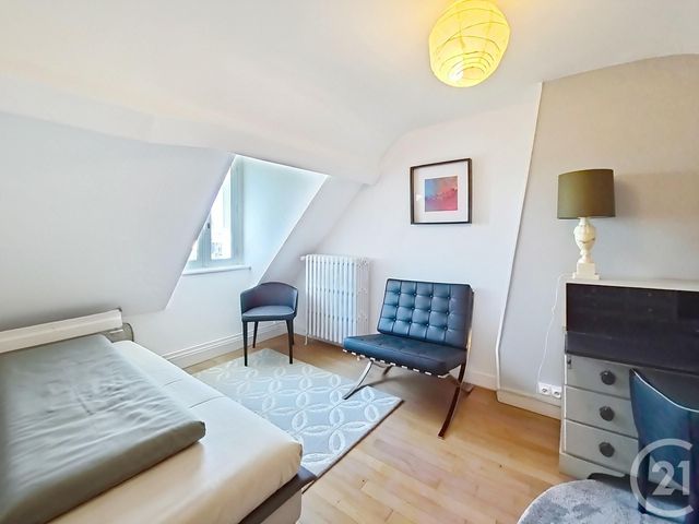 Maison &agrave; louer - 6 pi&egrave;ces - 118,33 m2 - Fontainebleau - 77 - ILE-DE-FRANCE