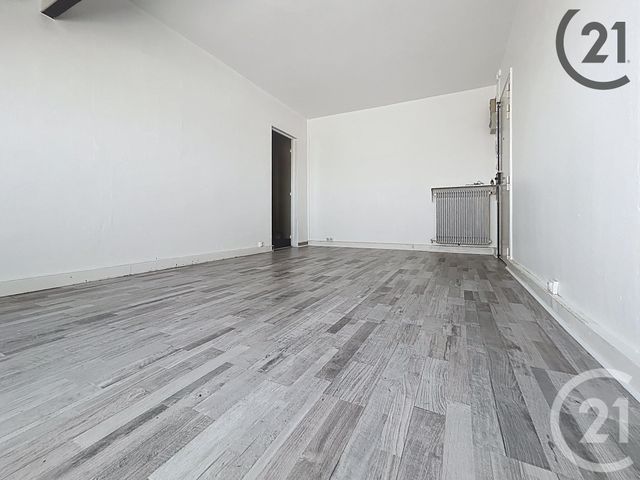 Appartement Studio &agrave; louer - 1 pi&egrave;ce - 27,71 m2 - Fontainebleau - 77 - ILE-DE-FRANCE