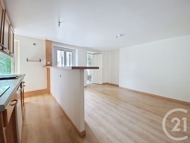 Appartement 2 pièces &agrave; louer - 2 pi&egrave;ces - 43,06 m2 - Fontainebleau - 77 - ILE-DE-FRANCE