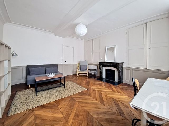 Appartement F2 &agrave; louer - 2 pi&egrave;ces - 43,53 m2 - Fontainebleau - 77 - ILE-DE-FRANCE