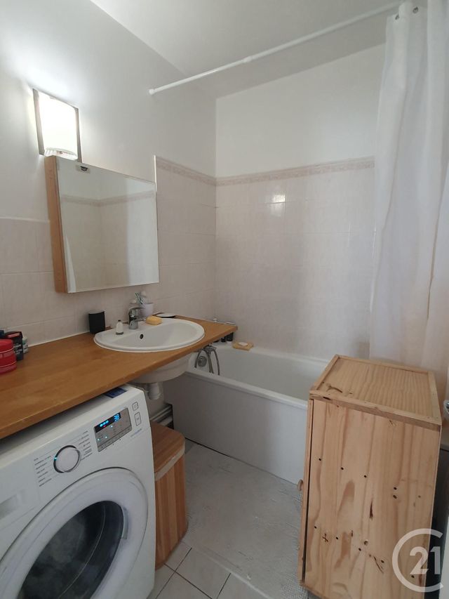 Appartement 2 pièces &agrave; louer - 2 pi&egrave;ces - 43,38 m2 - Avon - 77 - ILE-DE-FRANCE
