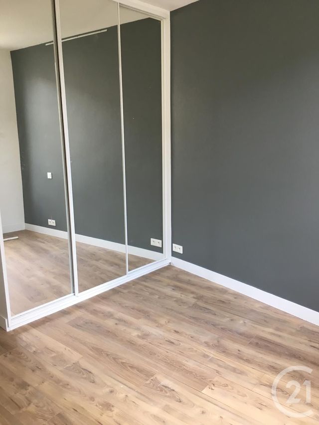 Appartement 2 pièces &agrave; louer - 2 pi&egrave;ces - 42,20 m2 - Fontainebleau - 77 - ILE-DE-FRANCE