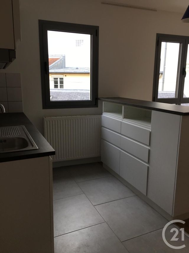 Appartement 2 pièces &agrave; louer - 2 pi&egrave;ces - 42,20 m2 - Fontainebleau - 77 - ILE-DE-FRANCE