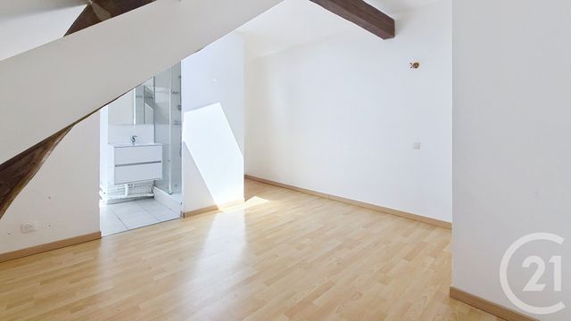 Appartement Duplex &agrave; louer - 2 pi&egrave;ces - 28,72 m2 - La Chapelle La Reine - 77 - ILE-DE-FRANCE