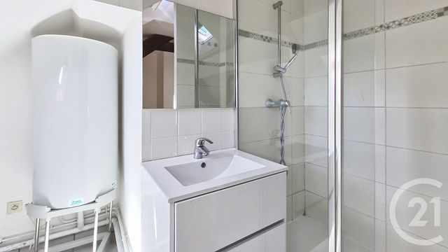 Appartement Duplex &agrave; louer - 2 pi&egrave;ces - 28,72 m2 - La Chapelle La Reine - 77 - ILE-DE-FRANCE