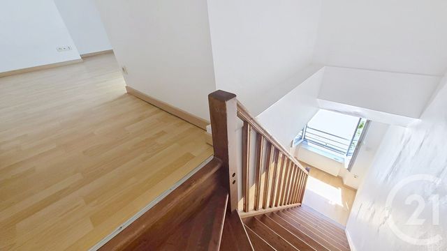 Appartement Duplex &agrave; louer - 2 pi&egrave;ces - 28,72 m2 - La Chapelle La Reine - 77 - ILE-DE-FRANCE