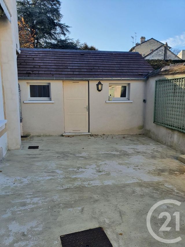 Appartement F3 &agrave; louer - 3 pi&egrave;ces - 53,80 m2 - Fontainebleau - 77 - ILE-DE-FRANCE