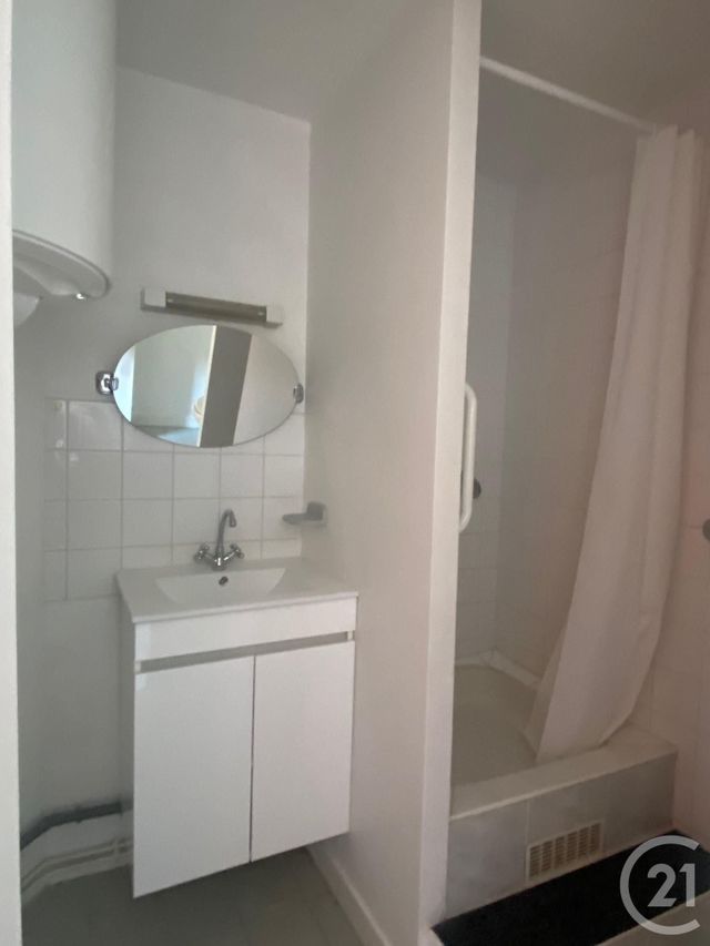 Appartement 2 pièces &agrave; louer - 2 pi&egrave;ces - 32,19 m2 - Fontainebleau - 77 - ILE-DE-FRANCE