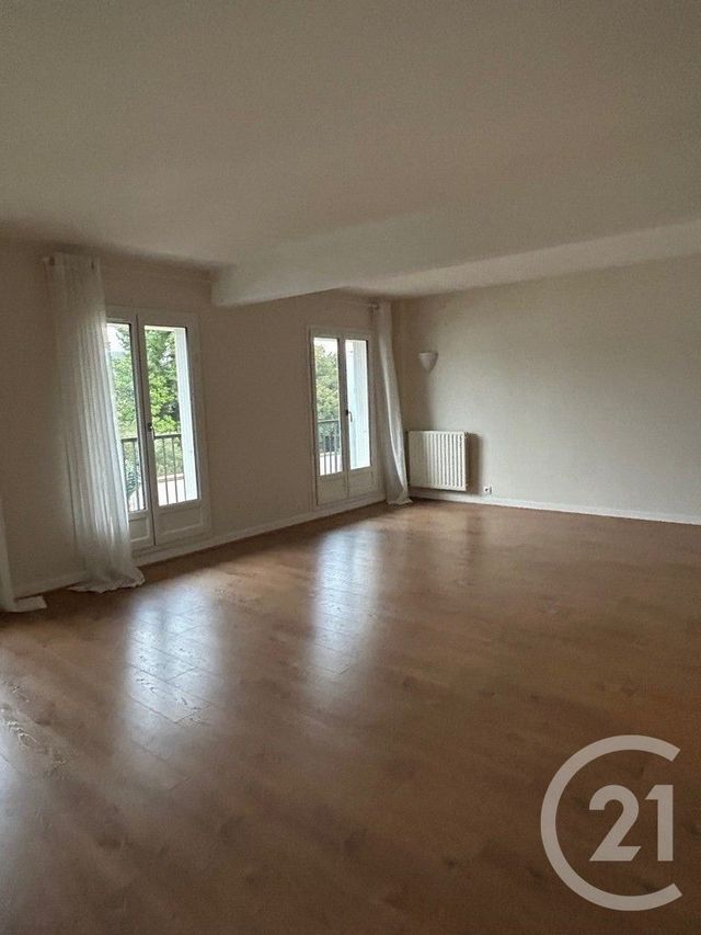 Appartement 4 pièces &agrave; louer - 4 pi&egrave;ces - 110,49 m2 - Fontainebleau - 77 - ILE-DE-FRANCE