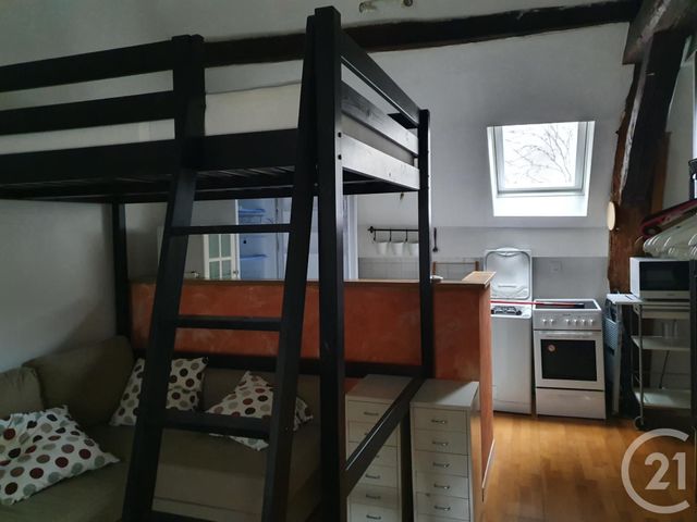 Appartement Studio &agrave; louer - 1 pi&egrave;ce - 24,29 m2 - Fontainebleau - 77 - ILE-DE-FRANCE