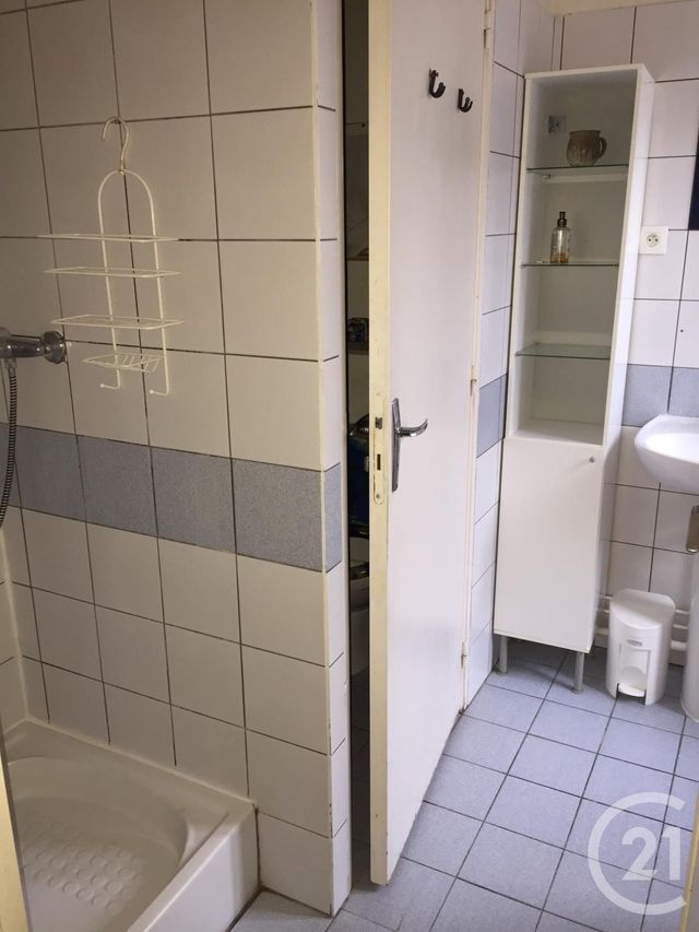 Appartement Studio &agrave; louer - 1 pi&egrave;ce - 24,29 m2 - Fontainebleau - 77 - ILE-DE-FRANCE