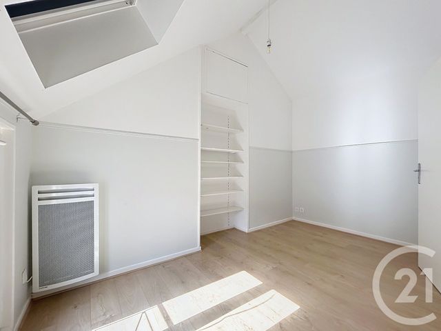 Appartement Duplex &agrave; louer - 5 pi&egrave;ces - 94,21 m2 - Fontainebleau - 77 - ILE-DE-FRANCE