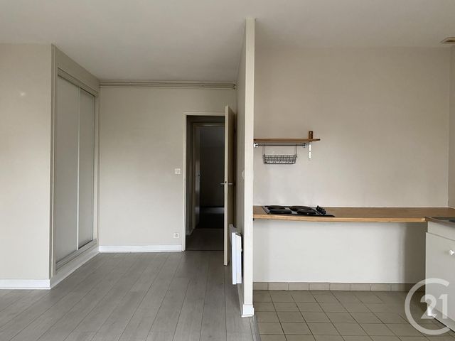 Appartement 2 pièces &agrave; louer - 2 pi&egrave;ces - 42,88 m2 - Fontainebleau - 77 - ILE-DE-FRANCE