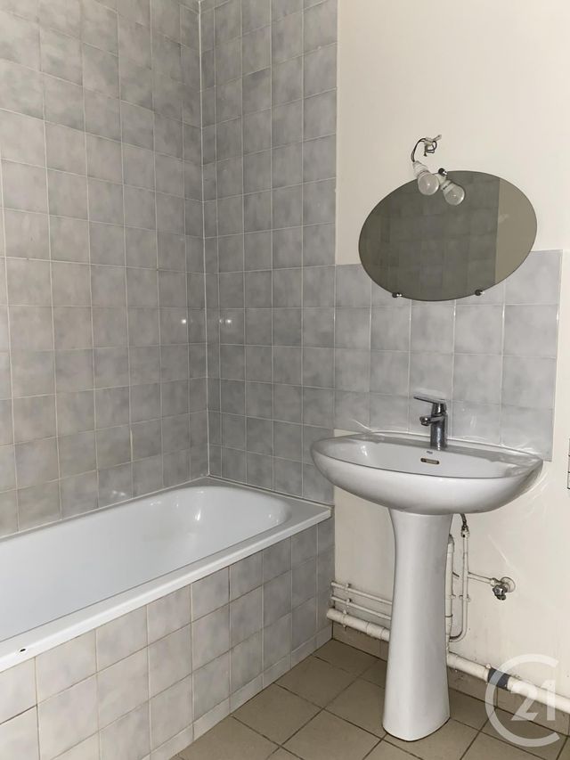 Appartement 2 pièces &agrave; louer - 2 pi&egrave;ces - 42,88 m2 - Fontainebleau - 77 - ILE-DE-FRANCE