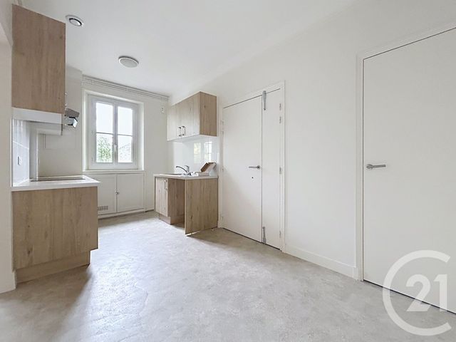 Appartement 3 pièces &agrave; louer - 3 pi&egrave;ces - 70,99 m2 - Fontainebleau - 77 - ILE-DE-FRANCE