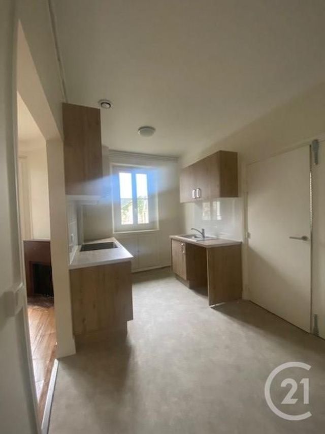 Appartement 3 pièces &agrave; louer - 3 pi&egrave;ces - 70,99 m2 - Fontainebleau - 77 - ILE-DE-FRANCE
