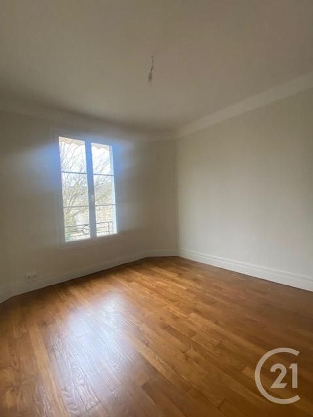 Appartement 3 pièces &agrave; louer - 3 pi&egrave;ces - 70,99 m2 - Fontainebleau - 77 - ILE-DE-FRANCE