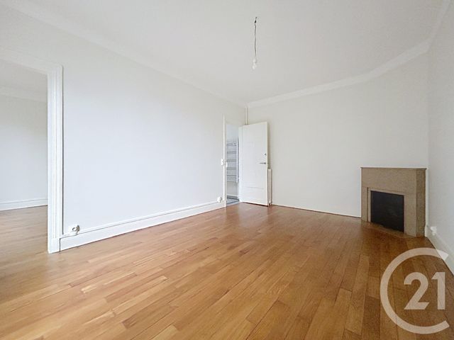 Appartement 3 pièces &agrave; louer - 3 pi&egrave;ces - 70,99 m2 - Fontainebleau - 77 - ILE-DE-FRANCE