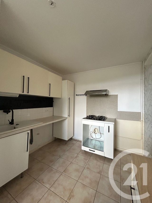 Appartement 3 pièces &agrave; louer - 3 pi&egrave;ces - 63 m2 - Avon - 77 - ILE-DE-FRANCE