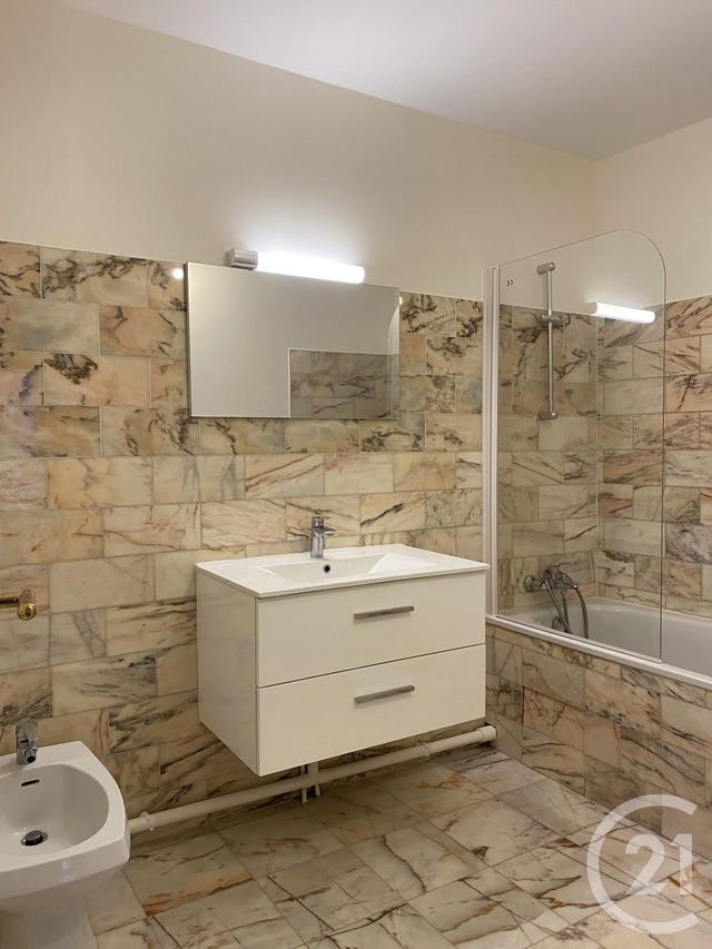 Appartement 2 pièces &agrave; louer - 2 pi&egrave;ces - 54,01 m2 - Fontainebleau - 77 - ILE-DE-FRANCE