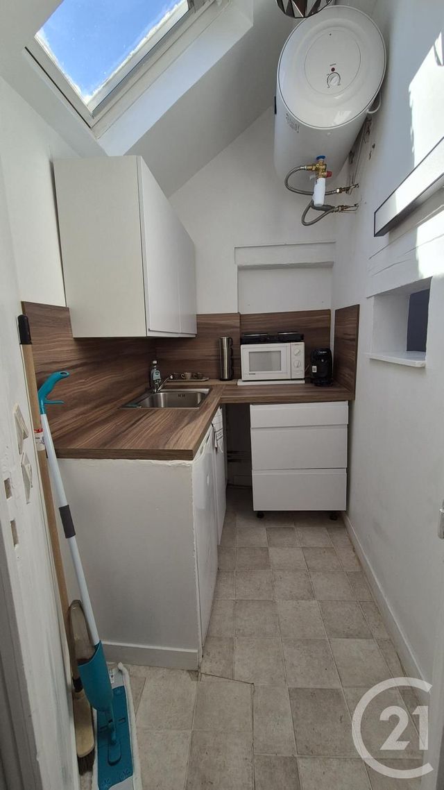 Appartement T1 &agrave; louer - 1 pi&egrave;ce - 19,26 m2 - Fontainebleau - 77 - ILE-DE-FRANCE