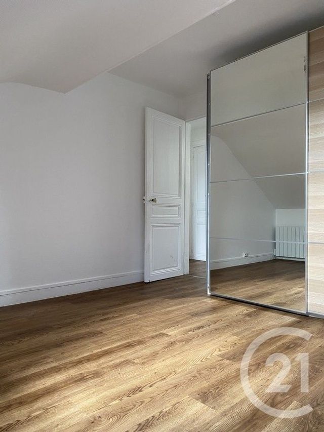 Appartement 2 pièces &agrave; louer - 2 pi&egrave;ces - 24,37 m2 - Fontainebleau - 77 - ILE-DE-FRANCE
