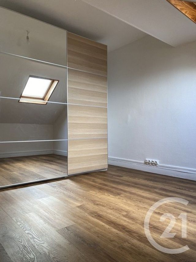 Appartement 2 pièces &agrave; louer - 2 pi&egrave;ces - 24,37 m2 - Fontainebleau - 77 - ILE-DE-FRANCE