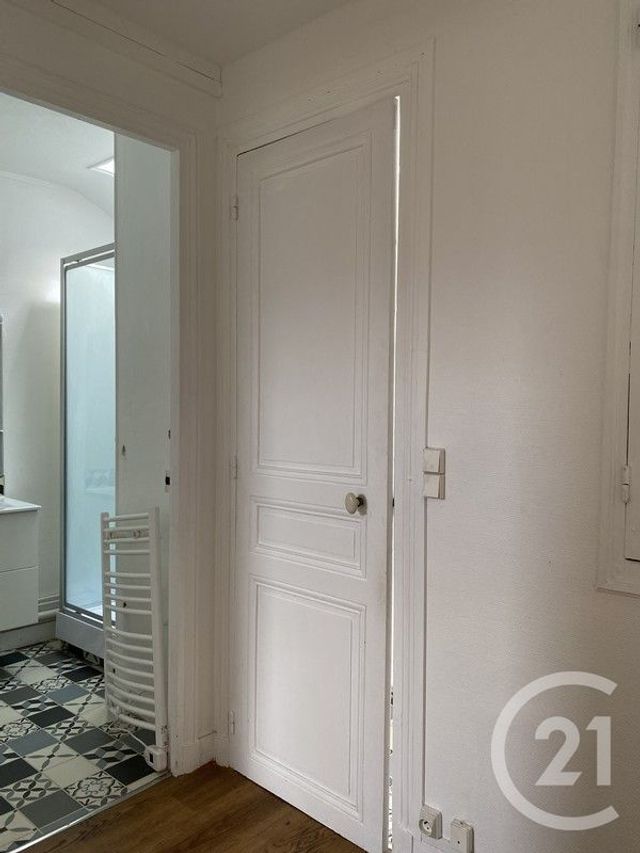 Appartement 2 pièces &agrave; louer - 2 pi&egrave;ces - 24,37 m2 - Fontainebleau - 77 - ILE-DE-FRANCE