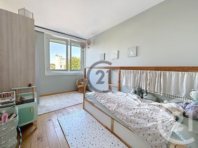 Appartement 5 pieces &agrave; louer - 5 pi&egrave;ces - 80,80 m2 - Fontainebleau - 77 - ILE-DE-FRANCE