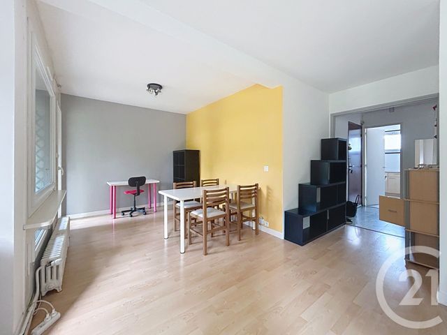 Appartement 3 pièces &agrave; louer - 3 pi&egrave;ces - 61 m2 - Fontainebleau - 77 - ILE-DE-FRANCE