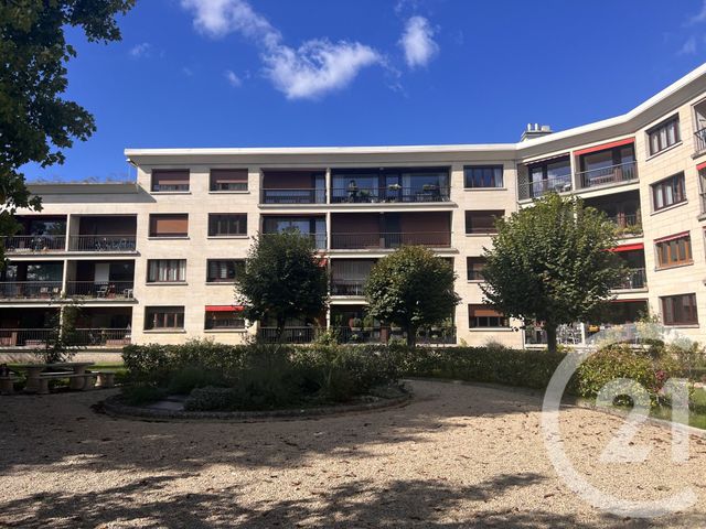 Appartement 3 pièces &agrave; louer - 3 pi&egrave;ces - 61 m2 - Fontainebleau - 77 - ILE-DE-FRANCE