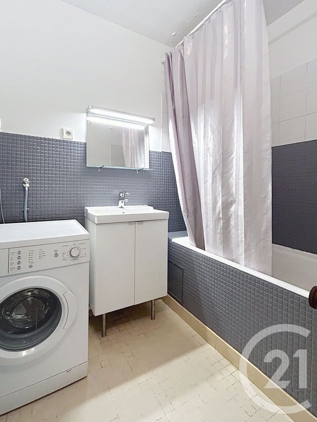 Appartement 3 pièces &agrave; louer - 3 pi&egrave;ces - 61 m2 - Fontainebleau - 77 - ILE-DE-FRANCE
