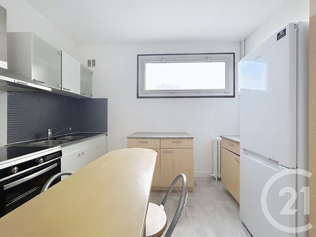 Appartement 3 pièces &agrave; louer - 3 pi&egrave;ces - 61 m2 - Fontainebleau - 77 - ILE-DE-FRANCE