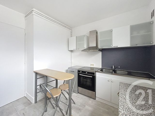 Appartement 3 pièces &agrave; louer - 3 pi&egrave;ces - 61 m2 - Fontainebleau - 77 - ILE-DE-FRANCE