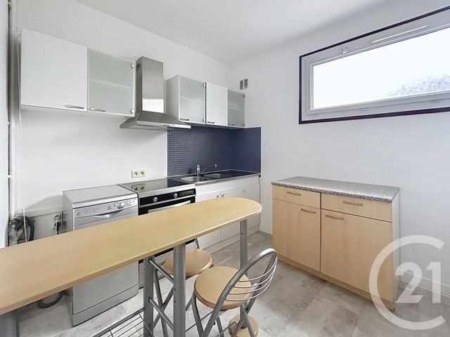 Appartement 3 pièces &agrave; louer - 3 pi&egrave;ces - 61 m2 - Fontainebleau - 77 - ILE-DE-FRANCE