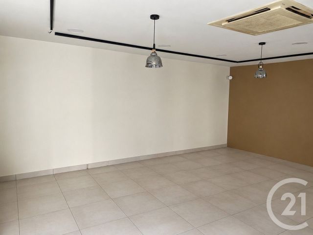 Local commercial à louer - 100.0 m2 - 77 - Seine-et-Marne