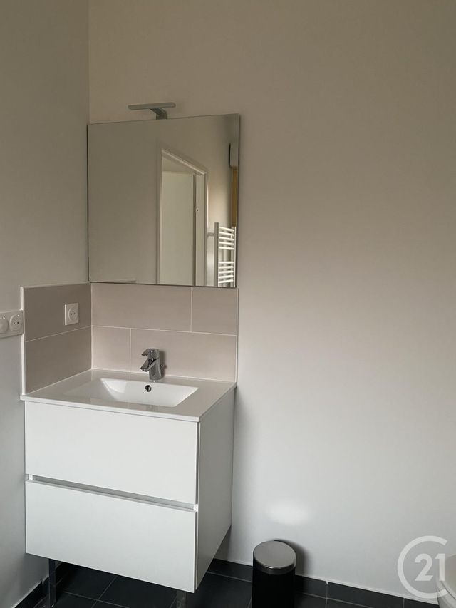 Appartement 2 pièces &agrave; louer - 2 pi&egrave;ces - 46,60 m2 - Fontainebleau - 77 - ILE-DE-FRANCE