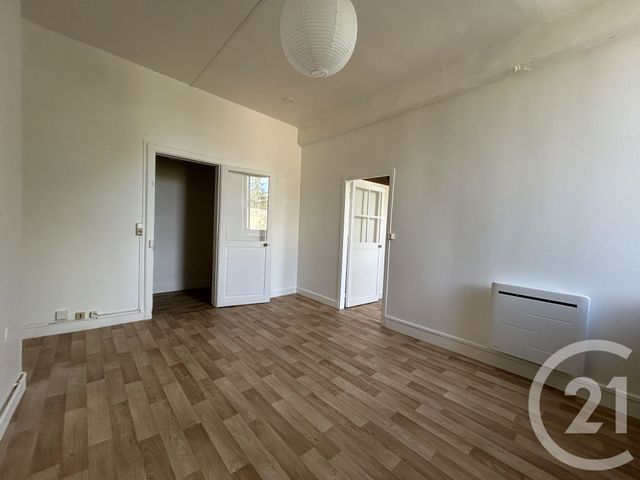 Appartement 2 pièces &agrave; louer - 2 pi&egrave;ces - 39,82 m2 - Fontainebleau - 77 - ILE-DE-FRANCE