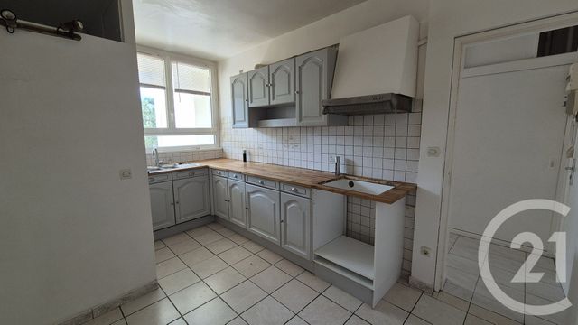Appartement T3 &agrave; louer - 3 pi&egrave;ces - 55,35 m2 - Avon - 77 - ILE-DE-FRANCE