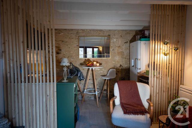 Appartement 2 pièces &agrave; louer - 2 pi&egrave;ces - 17 m2 - Fontainebleau - 77 - ILE-DE-FRANCE