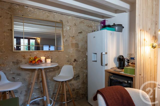 Appartement 2 pièces &agrave; louer - 2 pi&egrave;ces - 17 m2 - Fontainebleau - 77 - ILE-DE-FRANCE