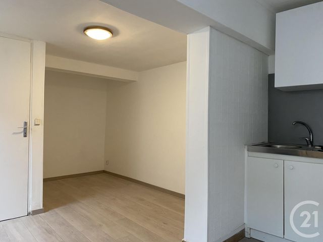 Appartement 2 pièces &agrave; louer - 2 pi&egrave;ces - 32,20 m2 - Fontainebleau - 77 - ILE-DE-FRANCE