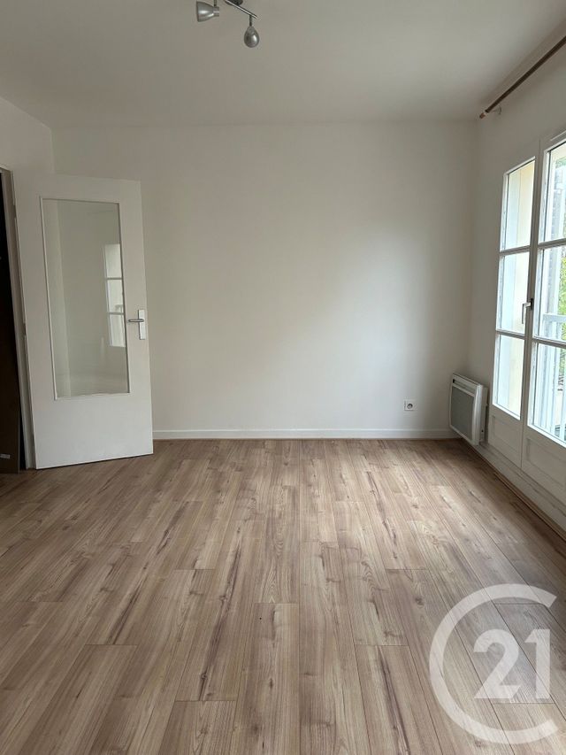 Appartement T1 &agrave; louer - 1 pi&egrave;ce - 24 m2 - Avon - 77 - ILE-DE-FRANCE
