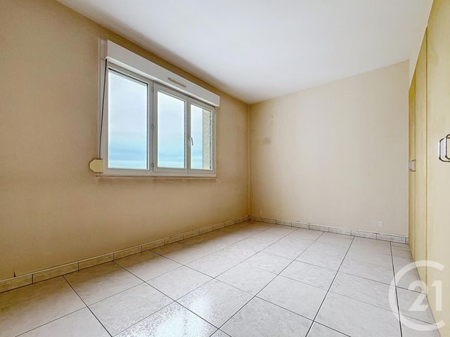 Appartement T4 à vendre - 4 pièces - 76,48 m2 - Reims - 51 - CHAMPAGNE-ARDENNE