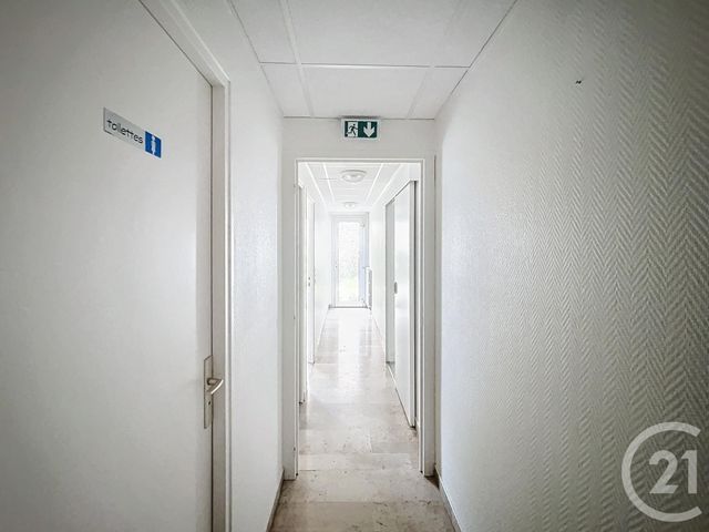 Appartement Local à louer - 5 pièces - 100 m2 - Reims - 51 - CHAMPAGNE-ARDENNE